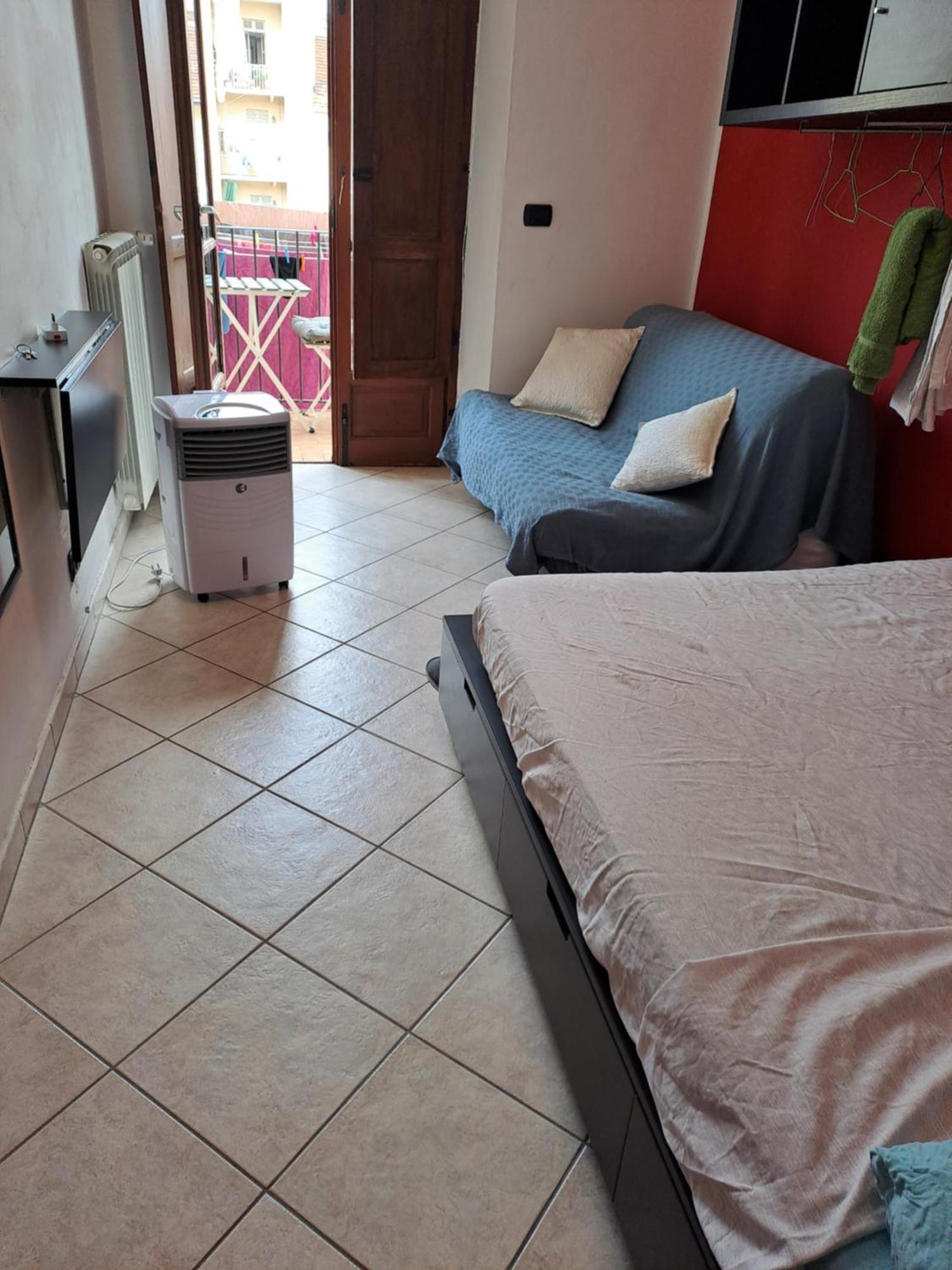 Cozy Stanza Close Center In A Family House Stanza In Condiviso Noi Viviamo In Casa Stanza In Affitto