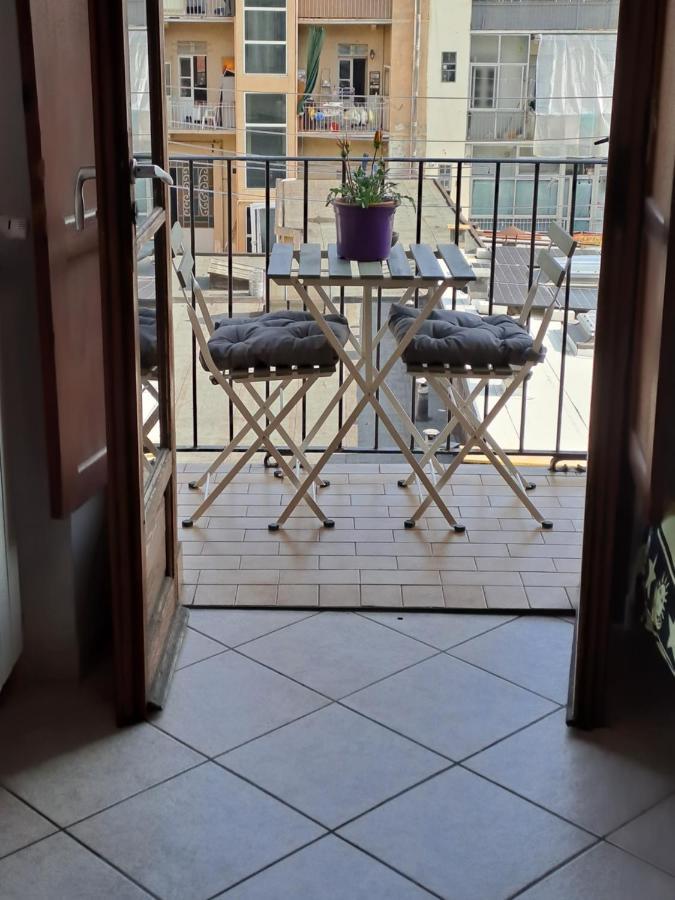 Stanza Privata In Casa Condivisa - Private In Shared Habitación en casa particular
